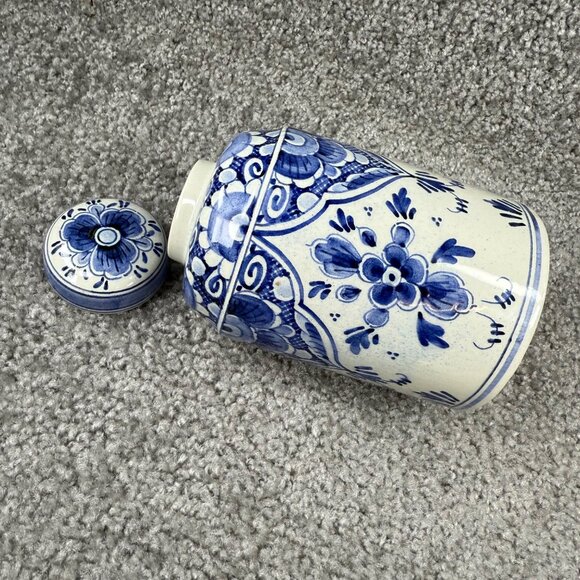 Ginger Jar Blue White Delft DP Pottery 13 B.W. Hand Painted Floral Vase with Lid - Picture 11 of 16